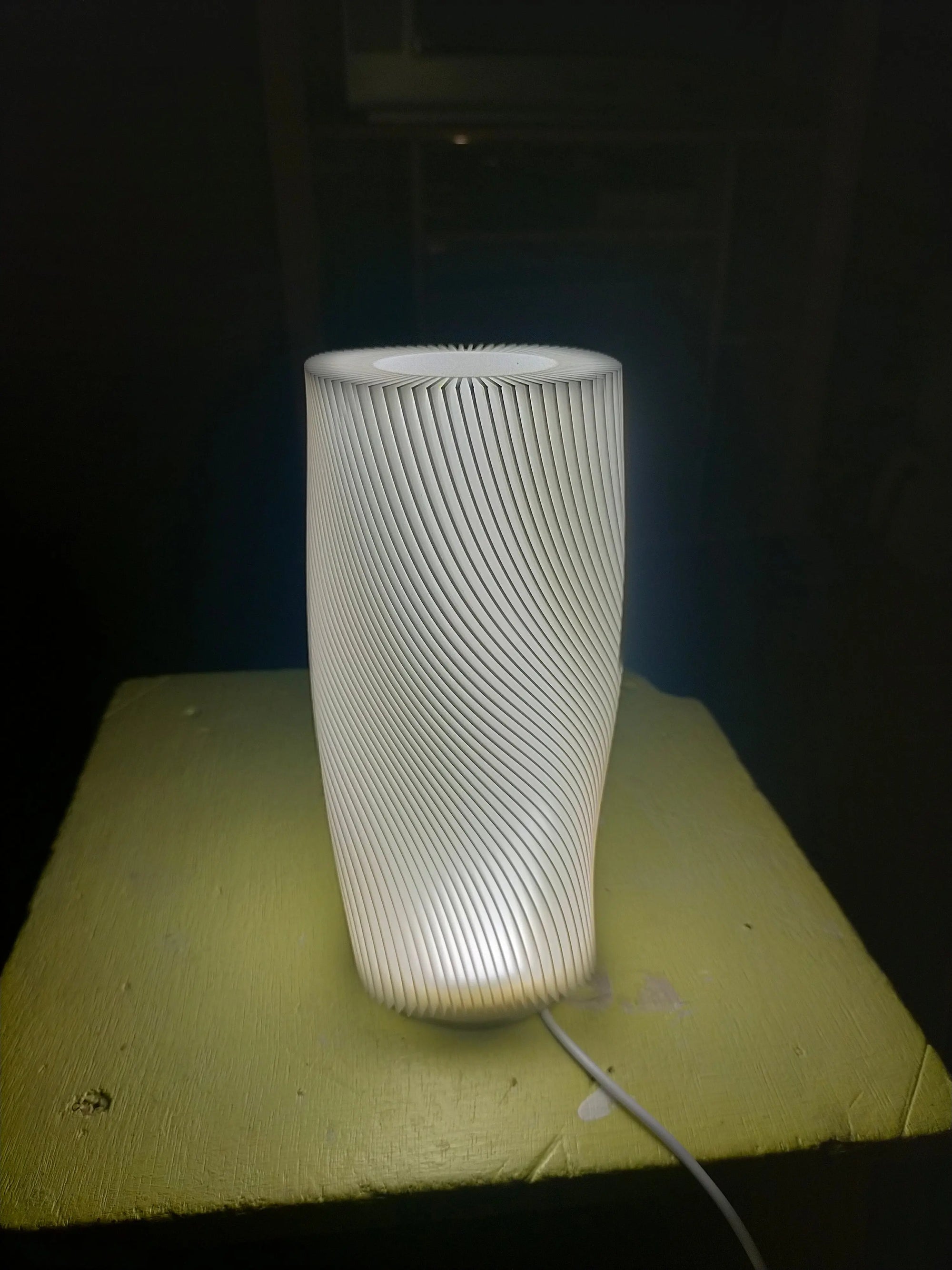 💡 Lampe 3D Basique version 1 – Élégance minimaliste & design organique DP3D