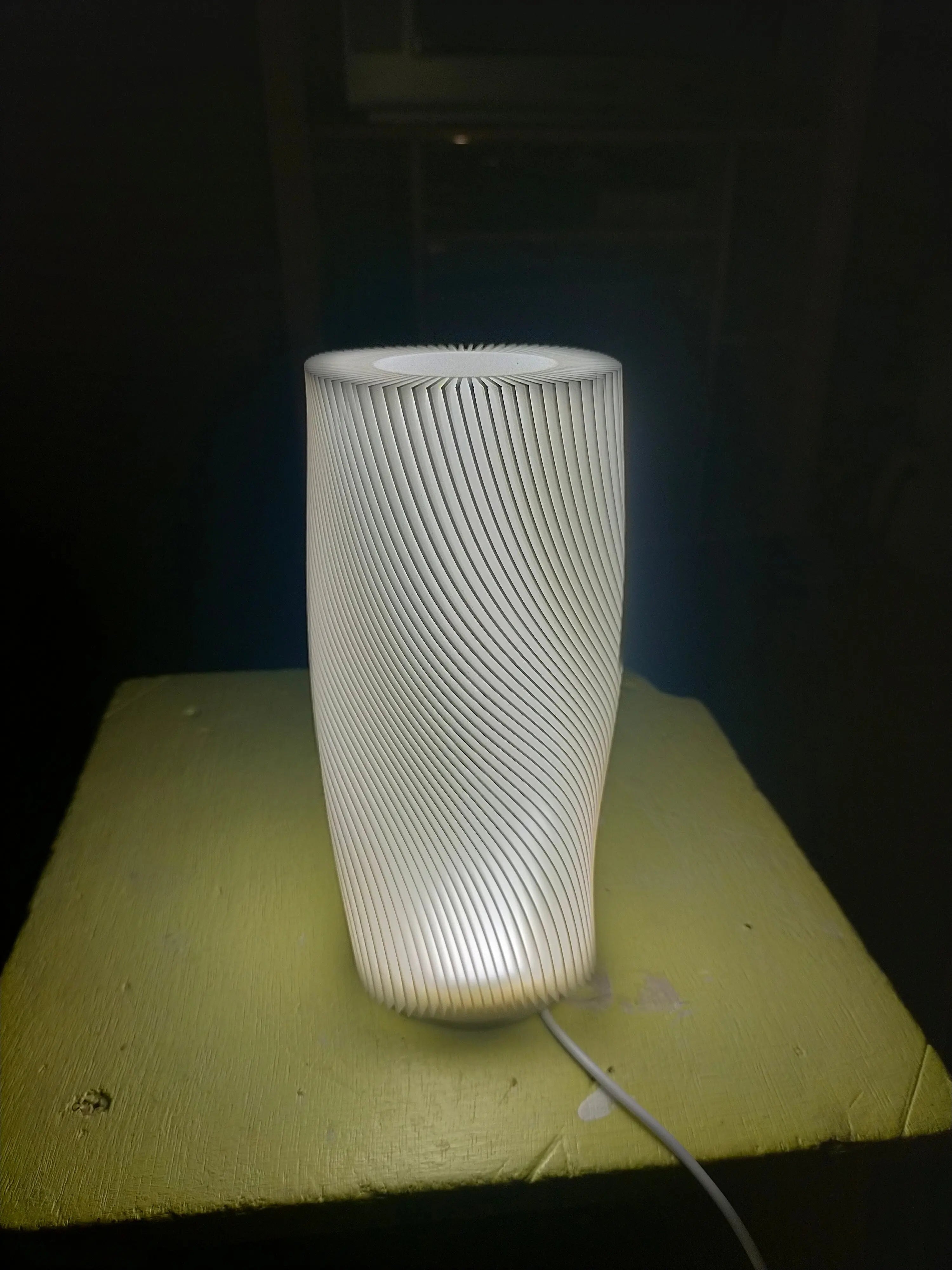 💡 Lampe 3D Basique version 1  – Élégance minimaliste & design organique DP3D